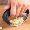 1pc, Stainless Steel Garlic Press, Manual Garlic Mashing Artifact, Kitchen Multi-functional Household Pat Garlic Pressing Garlic Mud Squeeze Garlic To